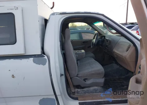 1999 Ford F-250 Work Series/Xl from USA, damaged, VIN 1FTPF27M8XKA76839